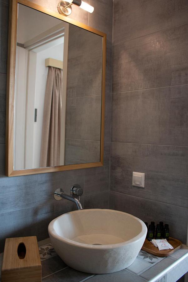 Agnadema Luxury Residences Schoinoussa Exterior photo